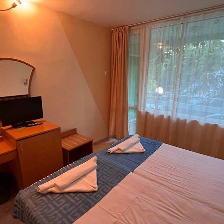 Хотел Диамант Hotel Diamond Baltjik Exteriör bild