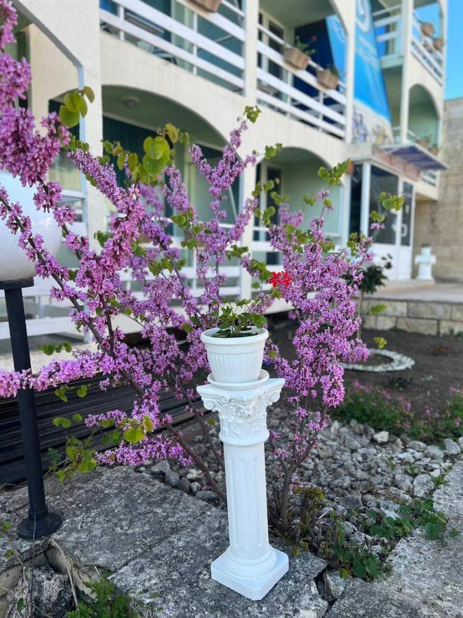 Хотел Диамант Hotel Diamond Baltjik Exteriör bild