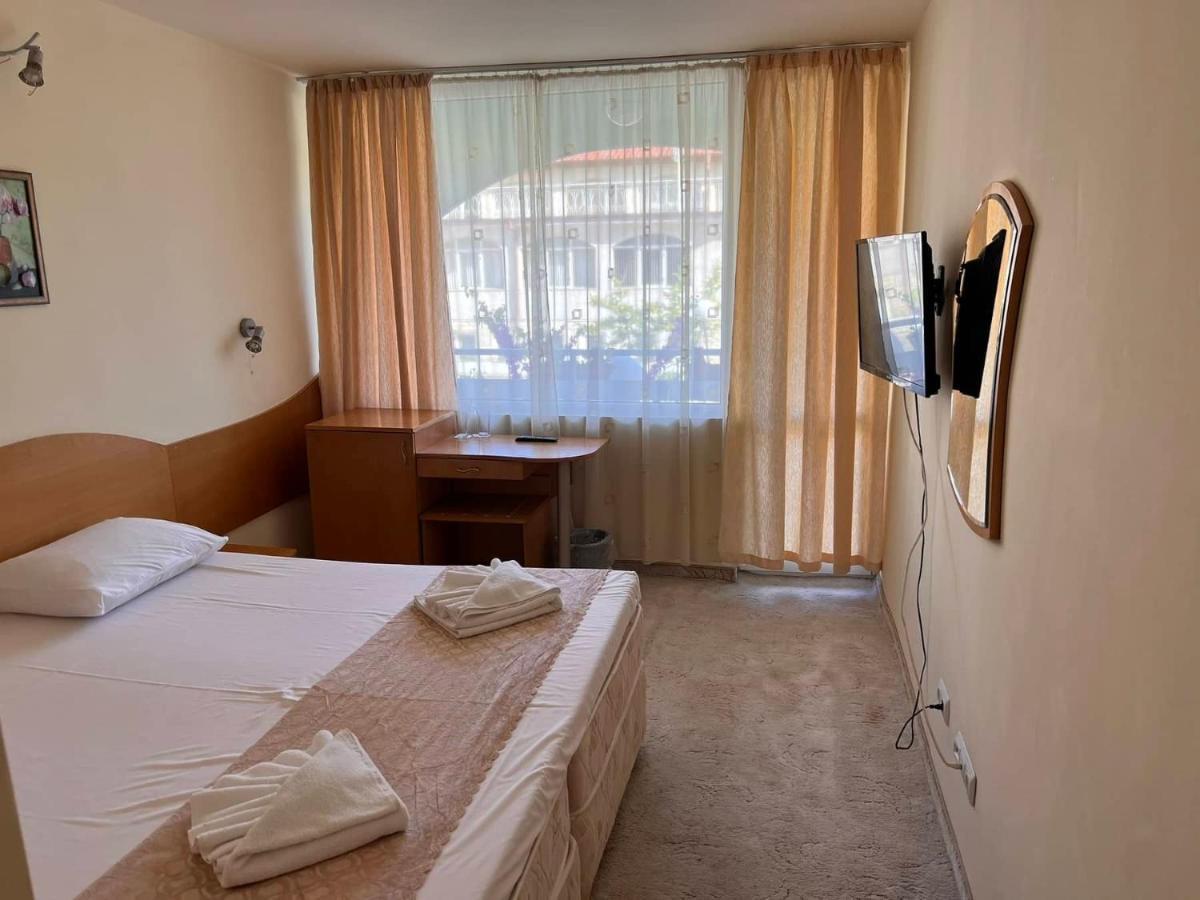 Хотел Диамант Hotel Diamond Baltjik Exteriör bild