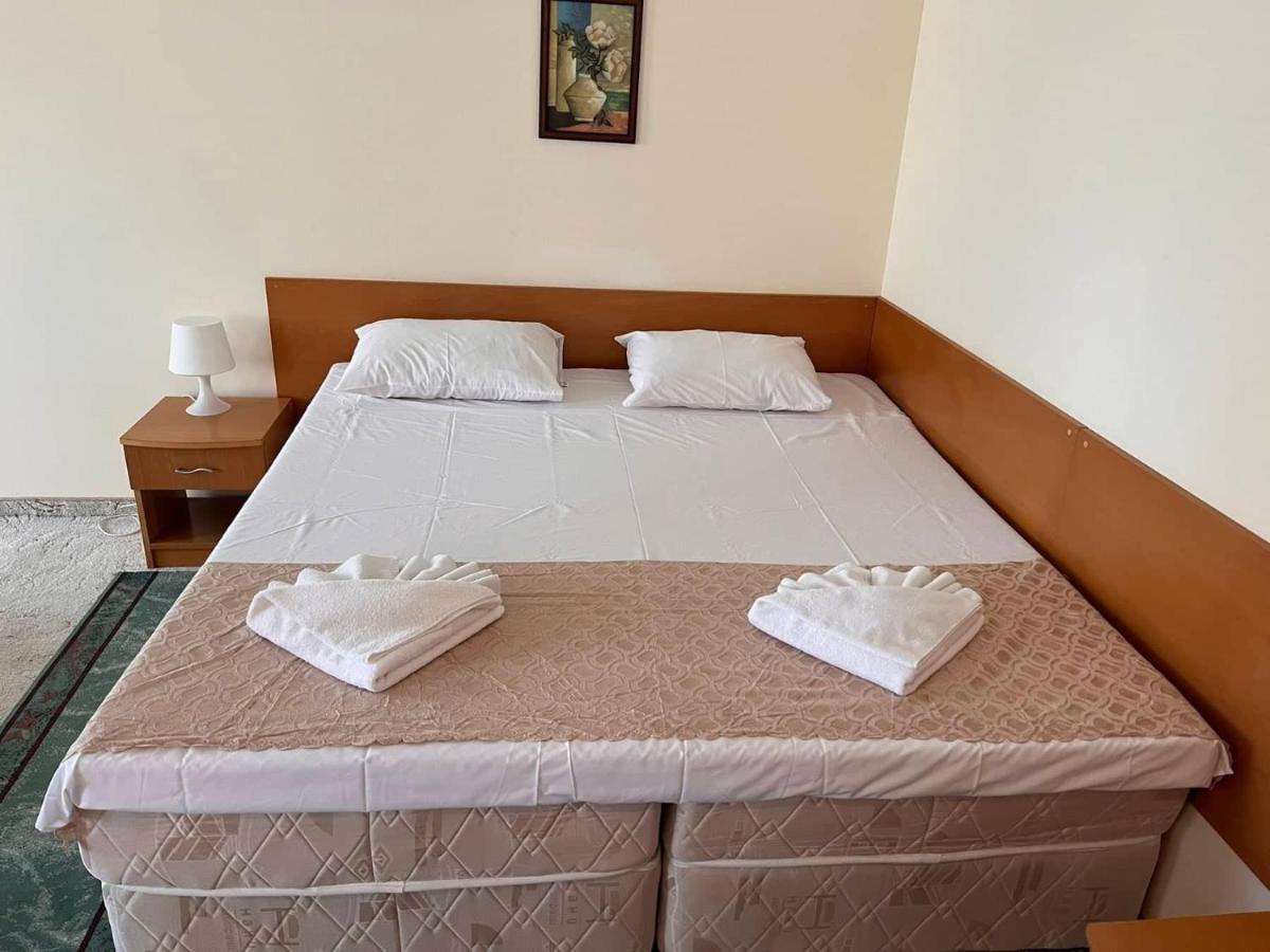 Хотел Диамант Hotel Diamond Baltjik Exteriör bild