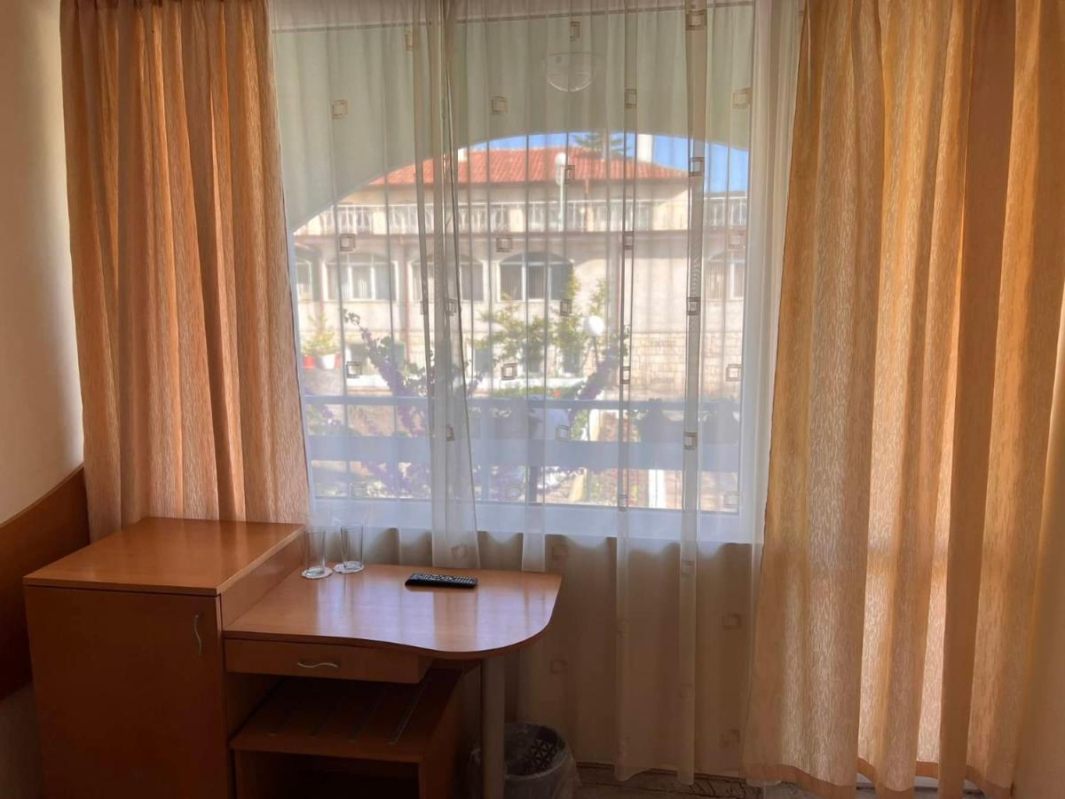 Хотел Диамант Hotel Diamond Baltjik Exteriör bild