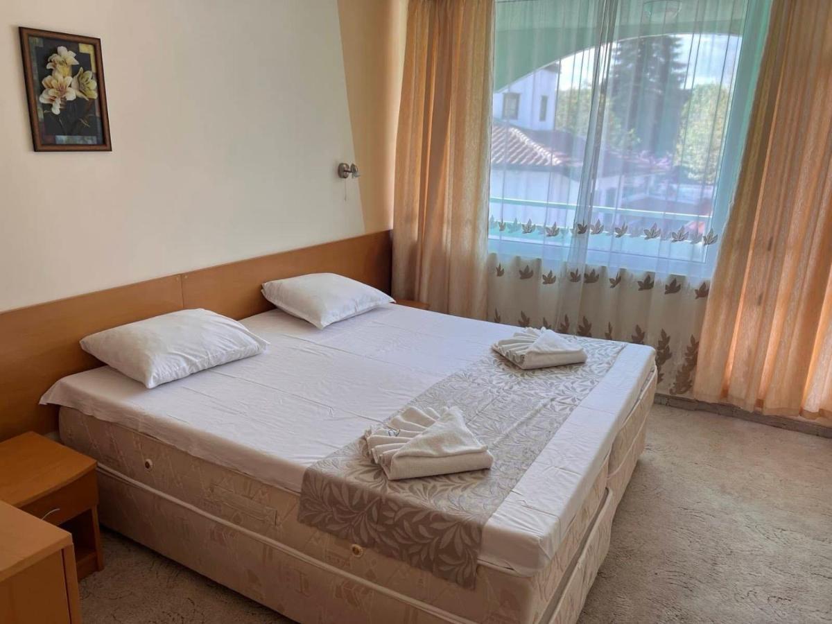Хотел Диамант Hotel Diamond Baltjik Exteriör bild