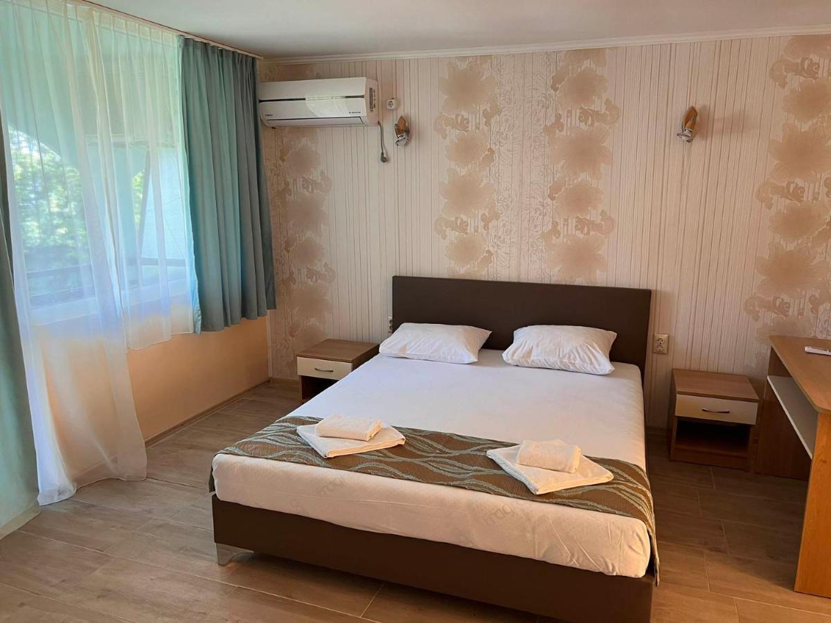 Хотел Диамант Hotel Diamond Baltjik Exteriör bild