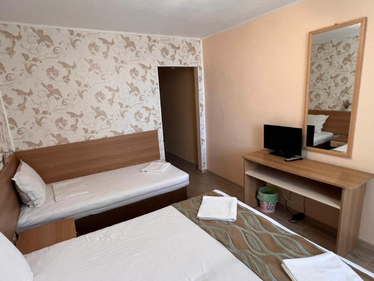 Хотел Диамант Hotel Diamond Baltjik Exteriör bild