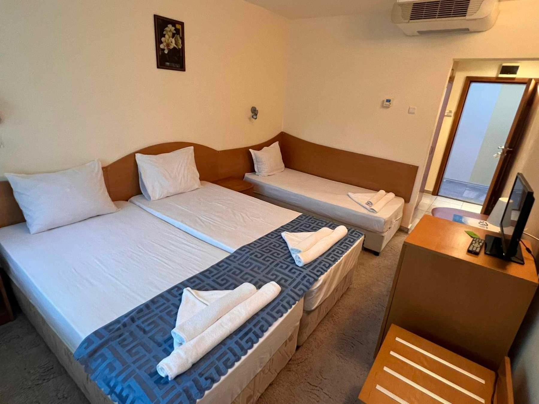 Хотел Диамант Hotel Diamond Baltjik Exteriör bild