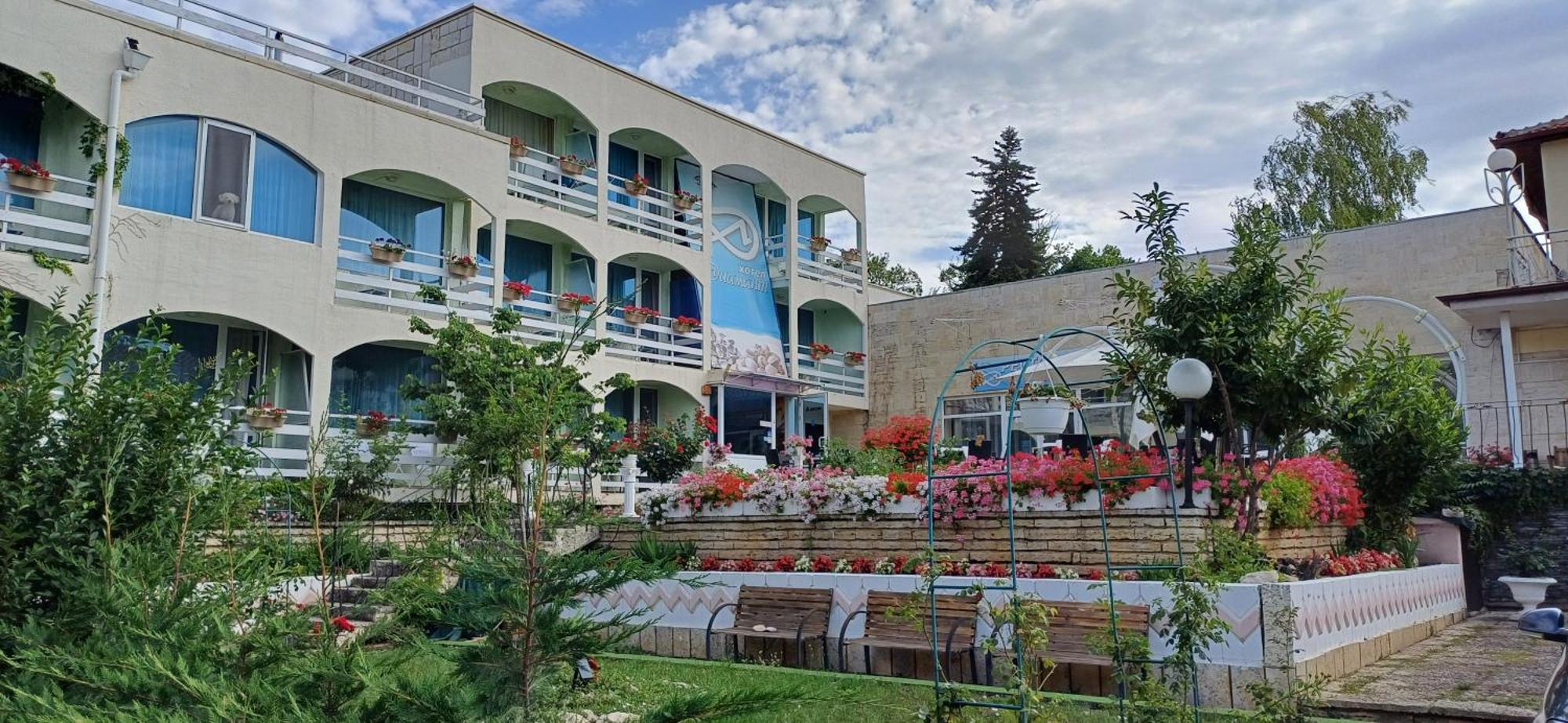 Хотел Диамант Hotel Diamond Baltjik Exteriör bild